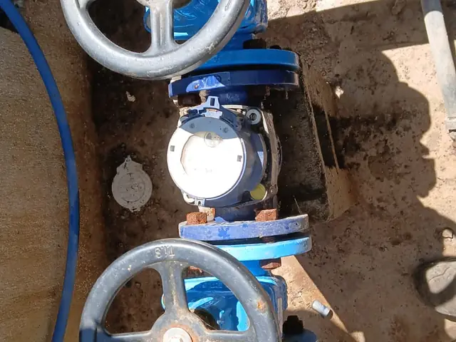 Contatore dell'acqua di grosso calibro con saracinesche